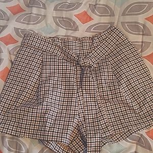 Divided Shorts with belt, size 5